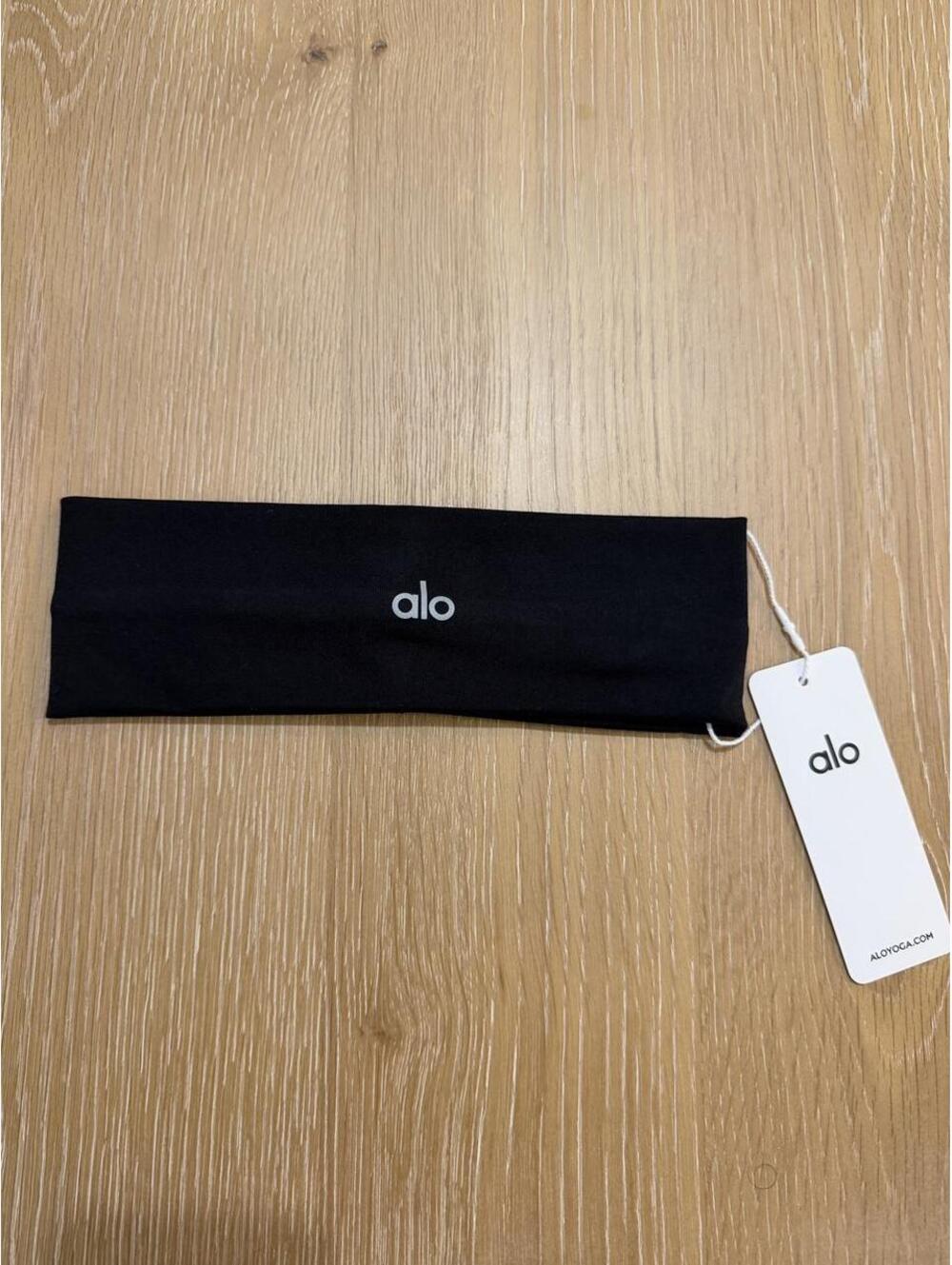 Alo Yoga Women's Black Hair-accessory